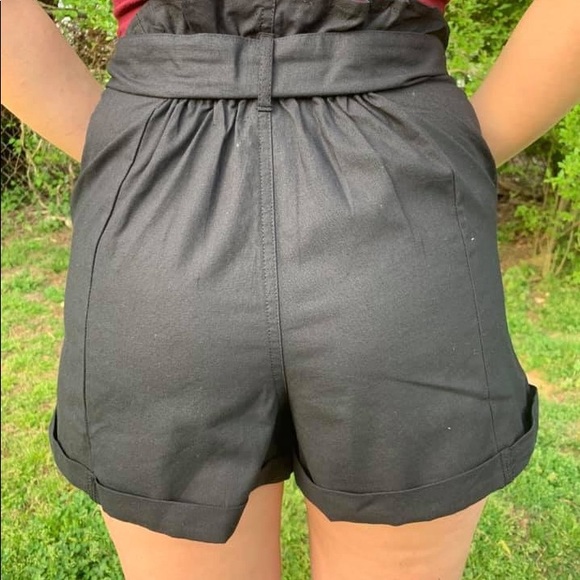 Black paper bag shorts - Picture 2 of 2